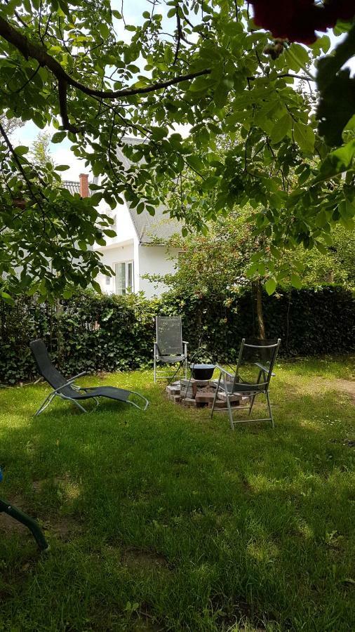 Csalad-Barat Apartman Balatonlelle Exterior foto